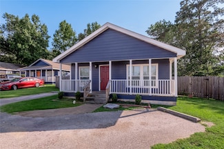 138 Varsity Dr, Huntsville, TX 77340