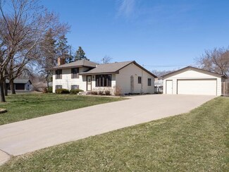 2921 113th Ln NW, Coon Rapids, MN 55433
