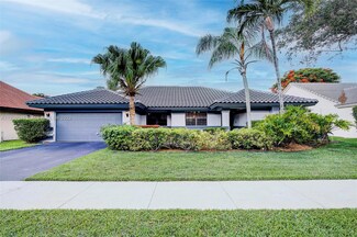 3215 Maple Ln, Davie, FL 33328