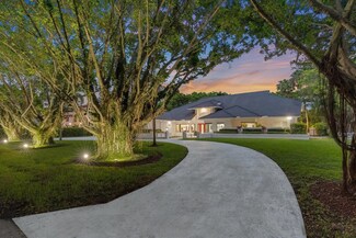 8076 Twin Lake Dr, Boca Raton, FL 33496