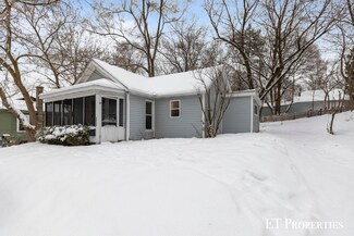 3018 Effie Place NE, Grand Rapids, MI 49505