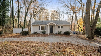 42 Ledgewood Rd, Kingston, RI 02881