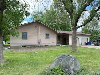 800 N Poplar Ave, Bridgewater, SD 57319