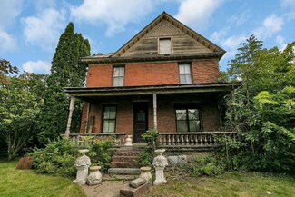 161 2nd St S, Winsted, MN 55395