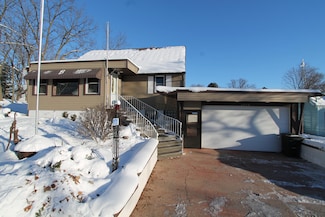 6104 Water St, Burlington, WI 53105