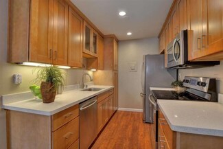 2466 W Bayshore Rd Unit 9, Palo Alto, CA 94303