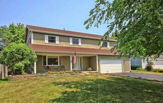 8 Starboard Ct Unit 2, Third Lake, IL 60030