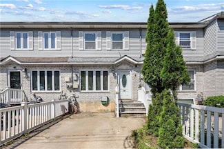 104 Pearsall St, Staten Island, NY 10305