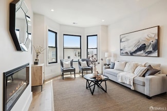3464 17th St, San Francisco, CA 94110