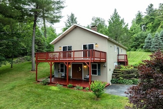 156 Sherwood Cir, Brattleboro, VT 05301