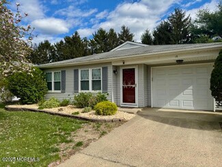 19 Lauren Ln N, Brick Township, NJ 08723