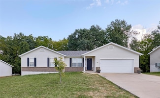 284 Parkway Dr, Troy, MO 63379