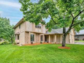 4125 Bridgewater Cir, Saint Paul, MN 55127