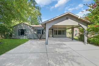 8142 Herschelwood St, Houston, TX 77033