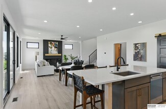 17542 Potter St, Bennington, NE 68007
