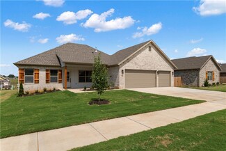 95 N Sheep Dog Ave, Farmington, AR 72730