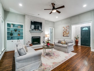 605 Oak Ln, Grapevine, TX 76051