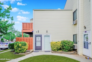 101 Stack Dr Unit A, Staten Island, NY 10312