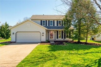 927 Fieldstone Dr, Kent, OH 44240