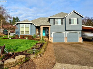 680 SW 5th St, Dundee, OR 97115