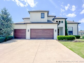 501 E Fredericksburg St, Broken Arrow, OK 74011