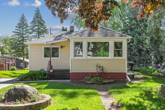 926 Bellows St, Saint Paul, MN 55118