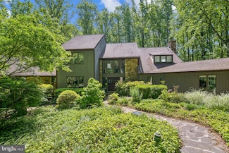 113 Sparrow Hawk Ln, Chadds Ford, PA 19317