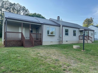 509 Riverbend Rd, Altavista, VA 24517