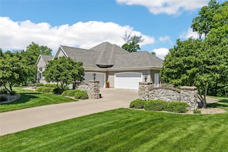 6712 Spring Grove Ct NE, Cedar Rapids, IA 52411