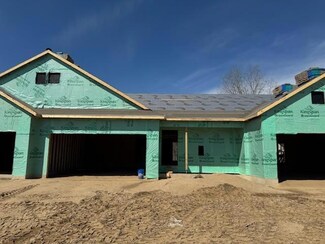1535 N Village Cir, Kalamazoo, MI 49009