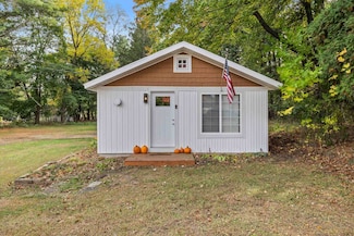 1010 Riverside Dr, Waupaca, WI 54981