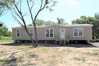 405 Sixth St, Bangs, TX 76823
