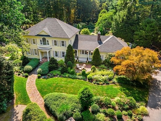 6 Hood Farm Rd, Ipswich, MA 01938