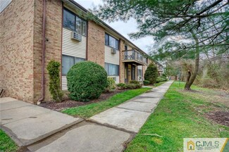 523 Cricket Ln Unit 523, Woodbridge, NJ 07095
