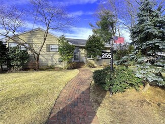 255 Caswell Ave, Staten Island, NY 10314