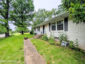 2413 Greentree Rd, Jefferson City, MO 65101