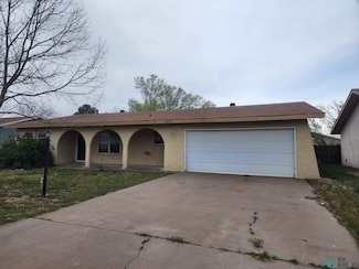 1820 Jonquil Park Dr, Clovis, NM 88101
