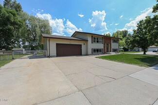 1451 Omaha Dr, Bismarck, ND 58504