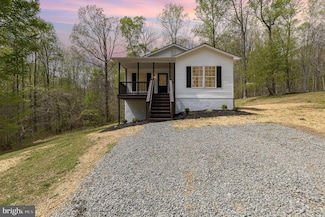 9076 Strawberry Hill Rd, King George, VA 22485