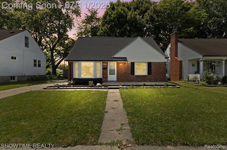 23041 Shakespeare Ave, Eastpointe, MI 48021