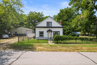 1008 S Grand St, Grove, OK 74344