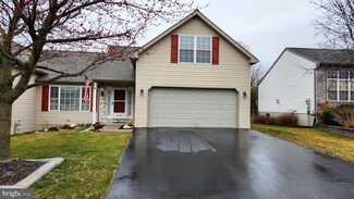2095 Weeping Willow Ln, Mount Joy, PA 17552