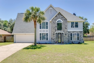 2812 Arnold Palmer Ct, Shalimar, FL 32579