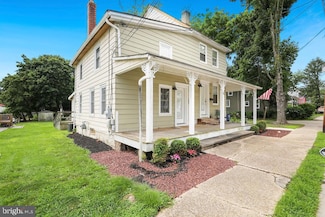 4 Friends Ave, Medford, NJ 08055