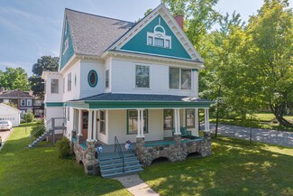 349 W Upton Ave, Reed City, MI 49677