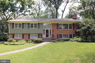 304 Timber Ln, Falls Church, VA 22046