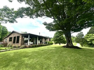 2996 Sugar Grove Valley Rd, Harriman, TN 37748