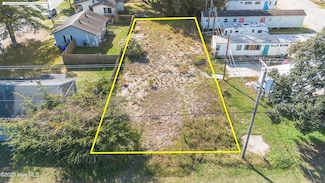 1205 N Howe St, Southport, NC 28461