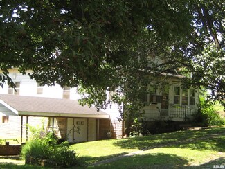 1 Division St, Rosiclare, IL 62982