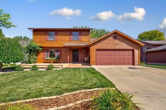 904 10th Ave NW, Waseca, MN 56093